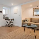 1bdr With Terrace In Alfama Centre By Lovelystay *