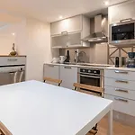 1bdr With Terrace In Alfama Centre By Lovelystay リスボン