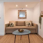 1bdr With Terrace In Alfama Centre By Lovelystay