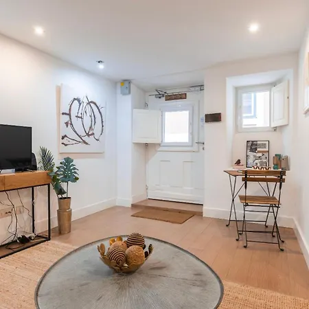 Apartment 1bdr With Terrace In Alfama Centre By Lovelystay *